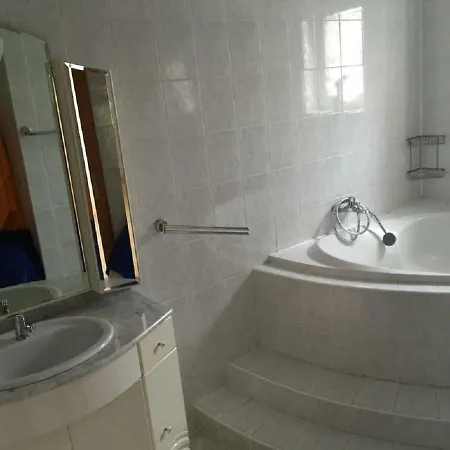 Relax House Semesterbostad Podluzany (Levice)
